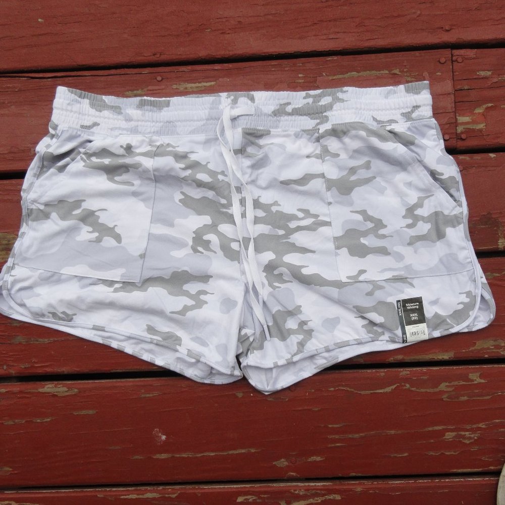 Athletic Works White Camo Gym moisture wicking Shorts, sz22~Soft~NWT~Per…